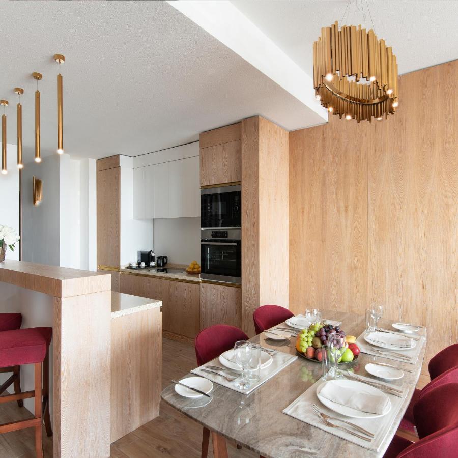 The Bentley Luxury Hotel & Suites Doha Exterior foto The kitchen